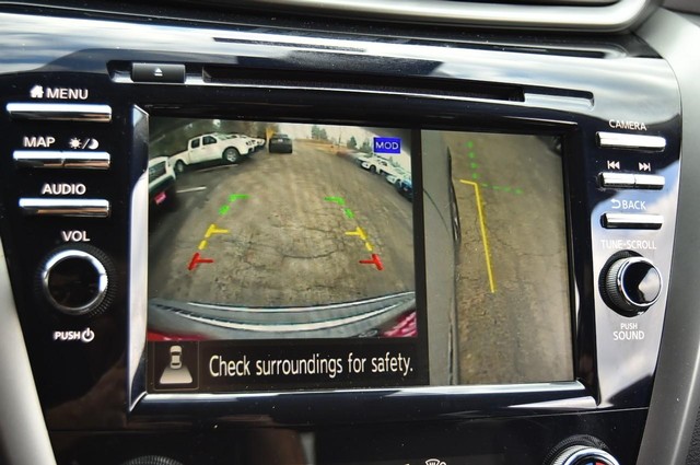 Nissan Murano Vehicle Image 16