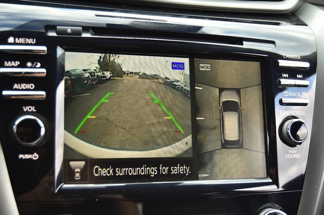 Nissan Murano Vehicle Image 18
