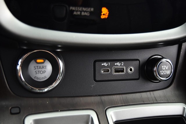 Nissan Murano Vehicle Image 20