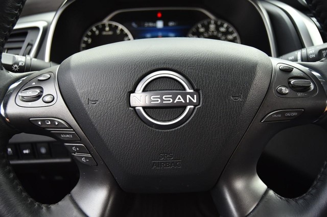 Nissan Murano Vehicle Image 22