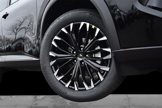 Nissan Rogue Vehicle Image 03