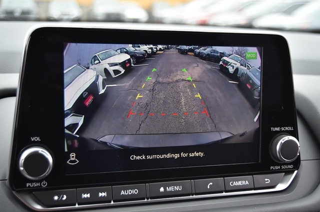 Nissan Rogue Vehicle Image 15