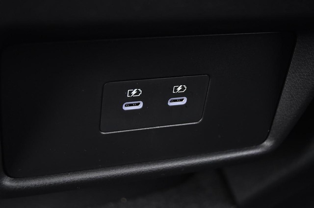 Nissan Rogue Vehicle Image 27