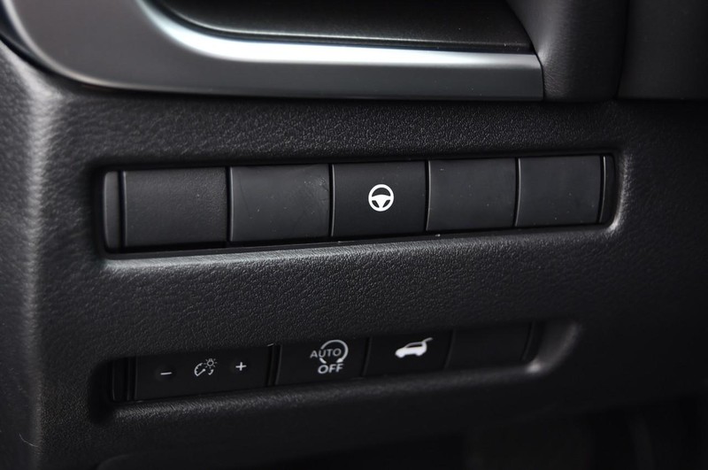 Nissan Rogue Vehicle Image 11