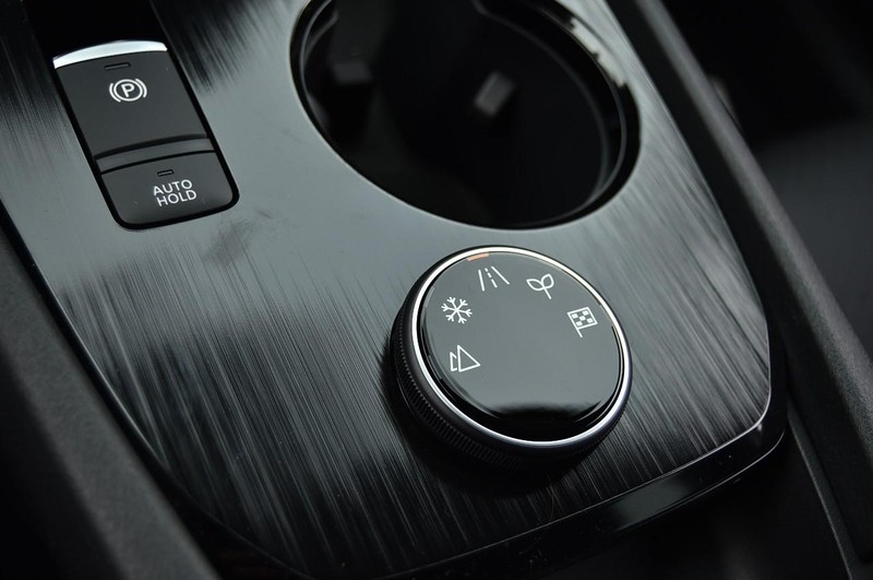 Nissan Rogue Vehicle Image 20