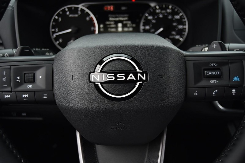 Nissan Rogue Vehicle Image 21