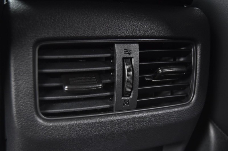 Nissan Rogue Vehicle Image 26