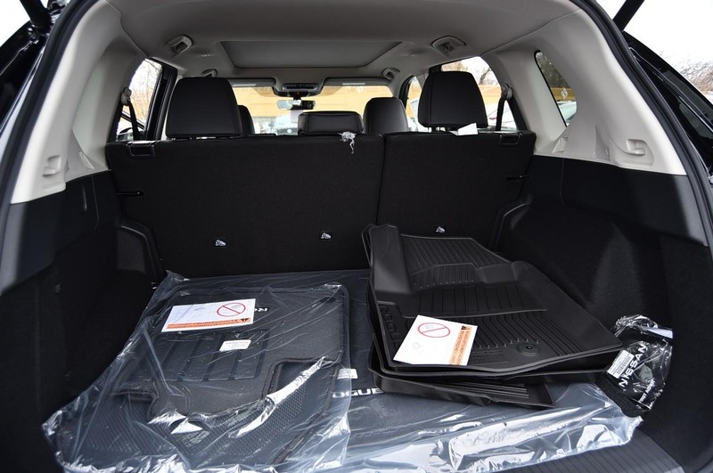 Nissan Rogue Vehicle Image 28