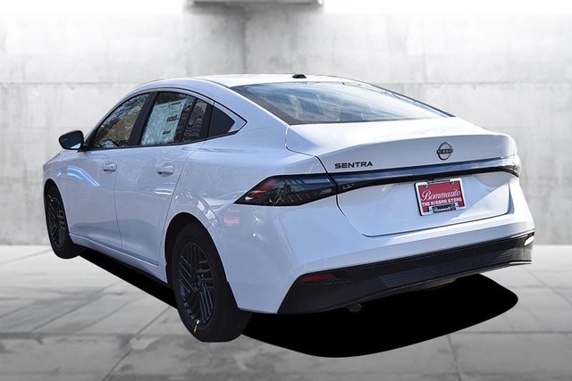 Nissan Sentra Vehicle Image 07