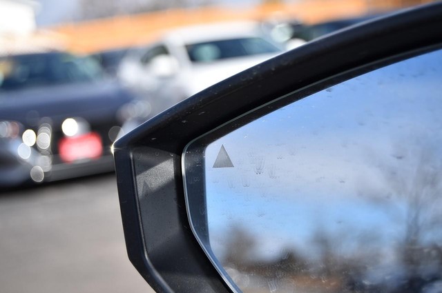 Nissan Sentra Vehicle Image 10