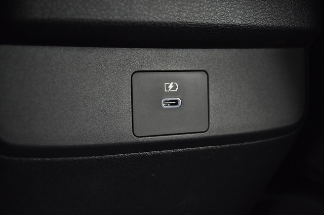 Nissan Sentra Vehicle Image 23