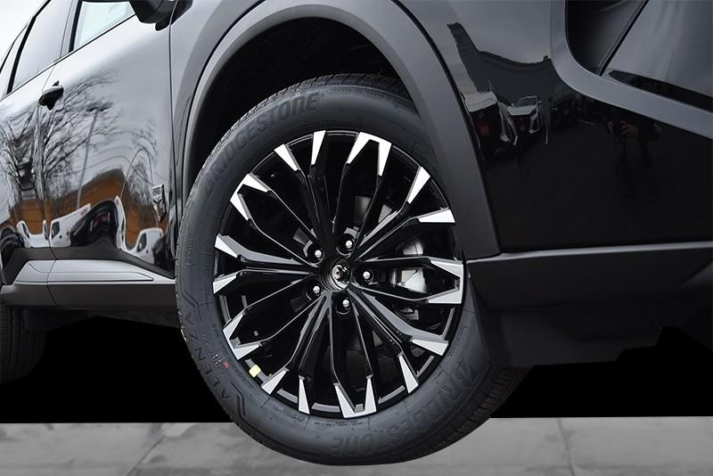 Nissan Rogue Vehicle Image 03