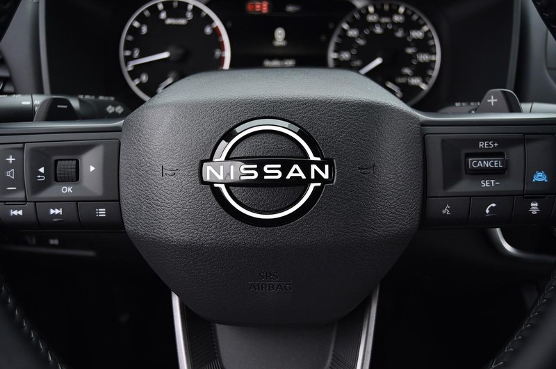 Nissan Rogue Vehicle Image 21