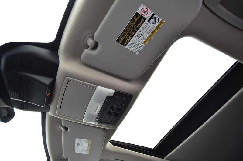 Nissan Rogue Vehicle Image 24