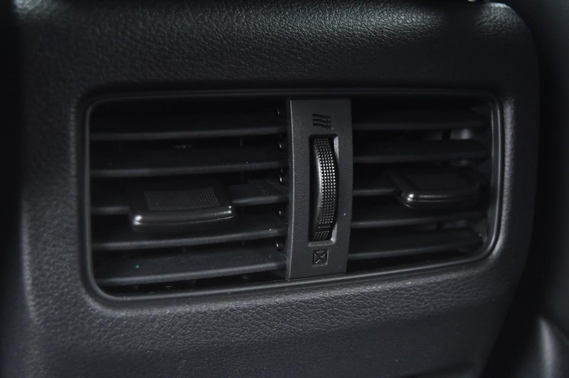 Nissan Rogue Vehicle Image 26