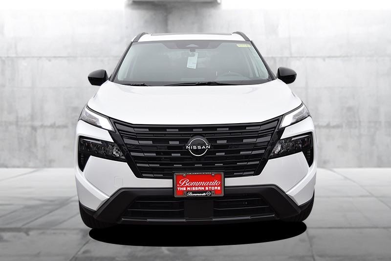 Nissan Rogue Vehicle Image 04