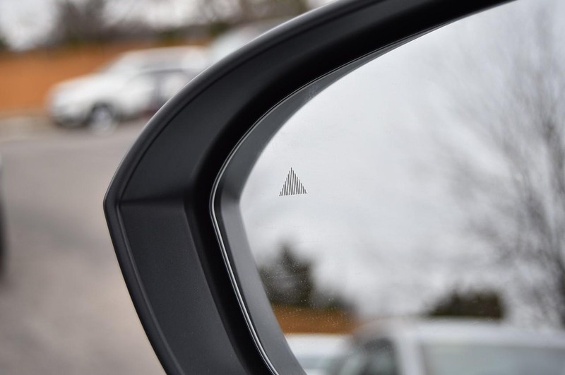 Nissan Rogue Vehicle Image 10