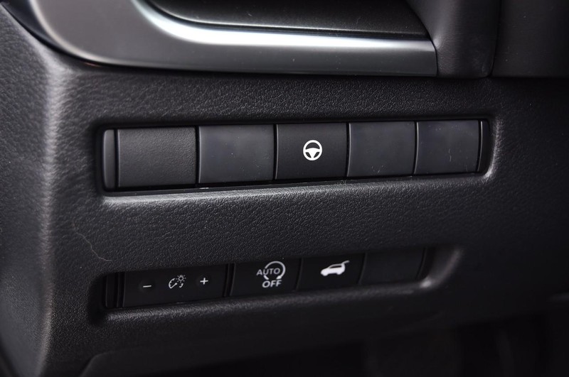 Nissan Rogue Vehicle Image 11