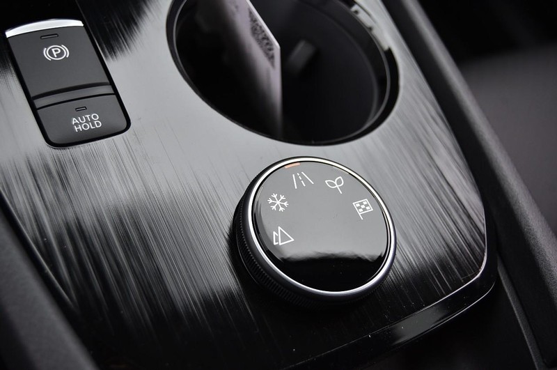 Nissan Rogue Vehicle Image 20