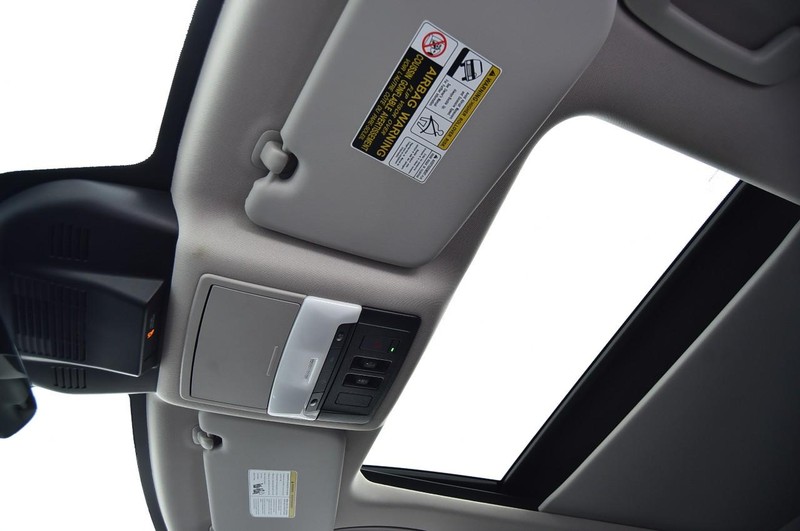 Nissan Rogue Vehicle Image 24