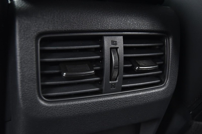 Nissan Rogue Vehicle Image 26