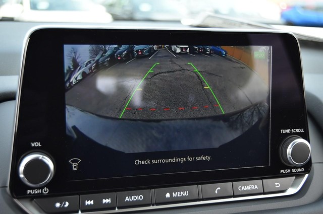 Nissan Rogue Vehicle Image 16