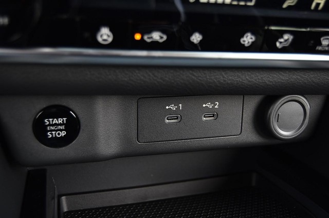 Nissan Rogue Vehicle Image 19