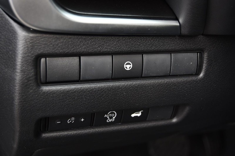 Nissan Rogue Vehicle Image 11