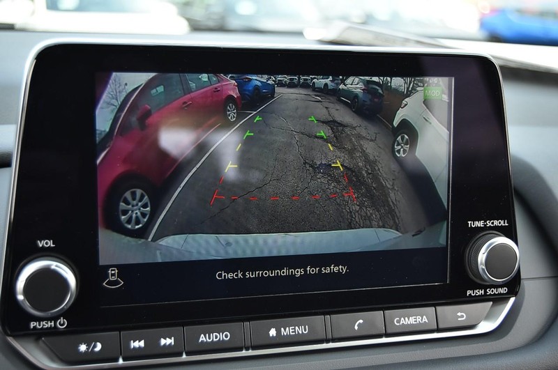 Nissan Rogue Vehicle Image 15