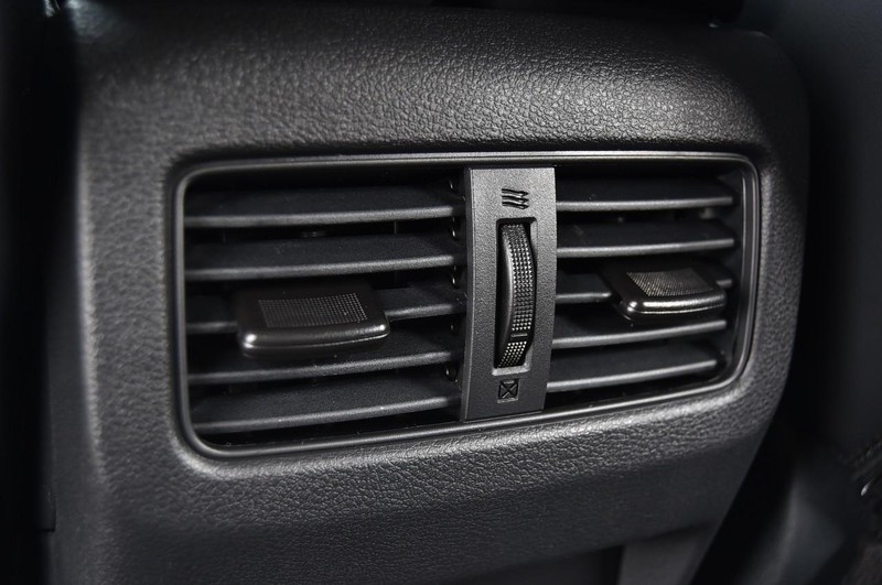 Nissan Rogue Vehicle Image 26