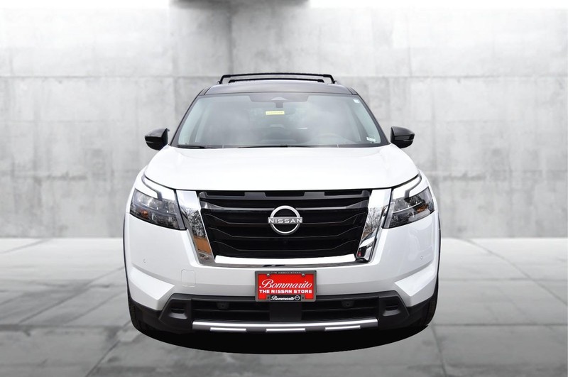 Nissan Pathfinder Vehicle Image 04