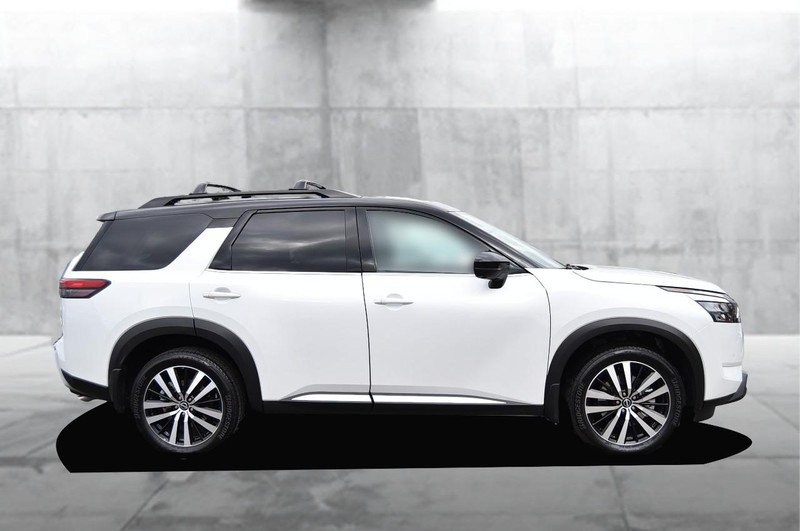 Nissan Pathfinder Vehicle Image 05