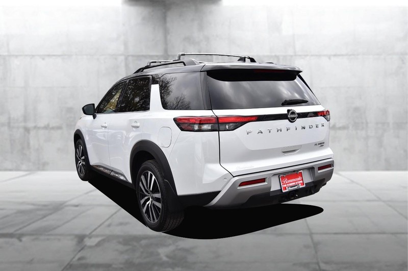 Nissan Pathfinder Vehicle Image 06