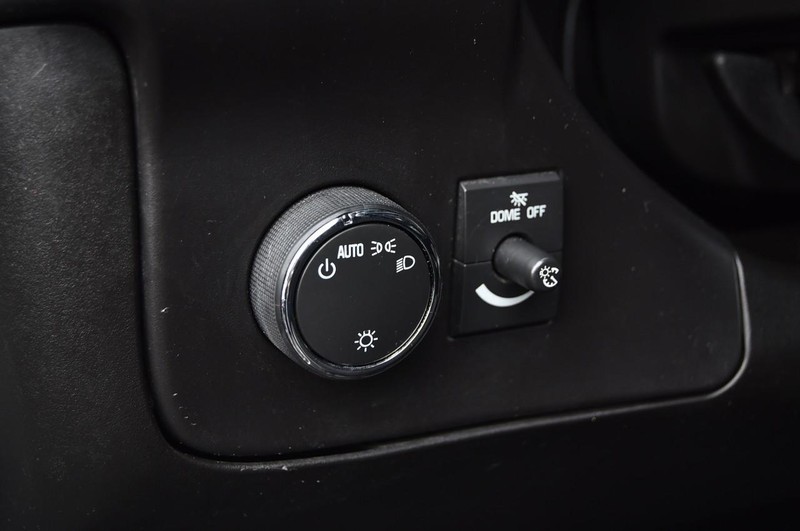 GMC Savana Cargo Van Vehicle Full-screen Gallery Image 11