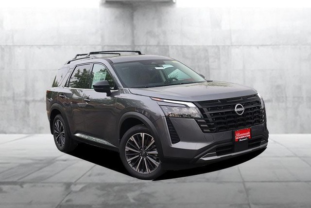 Nissan Pathfinder Vehicle Image 02
