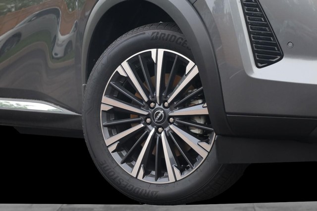Nissan Pathfinder Vehicle Image 03