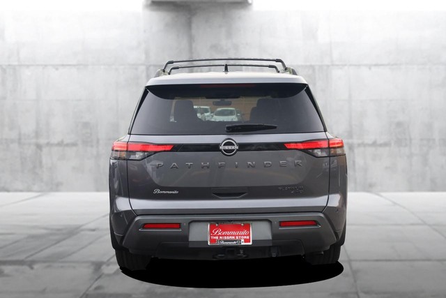 Nissan Pathfinder Vehicle Image 06