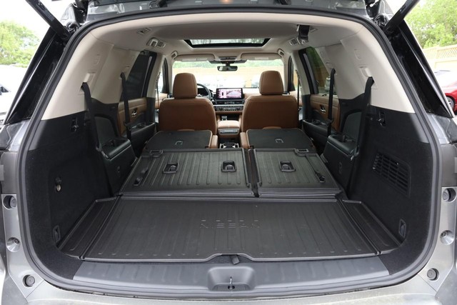Nissan Pathfinder Vehicle Image 09