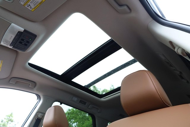 Nissan Pathfinder Vehicle Image 11