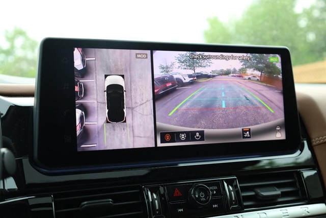 Nissan Pathfinder Vehicle Image 16