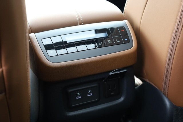 Nissan Pathfinder Vehicle Image 27