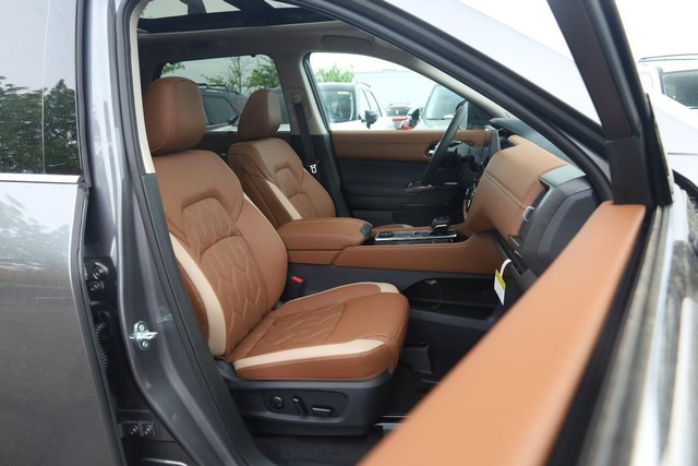 Nissan Pathfinder Vehicle Image 31