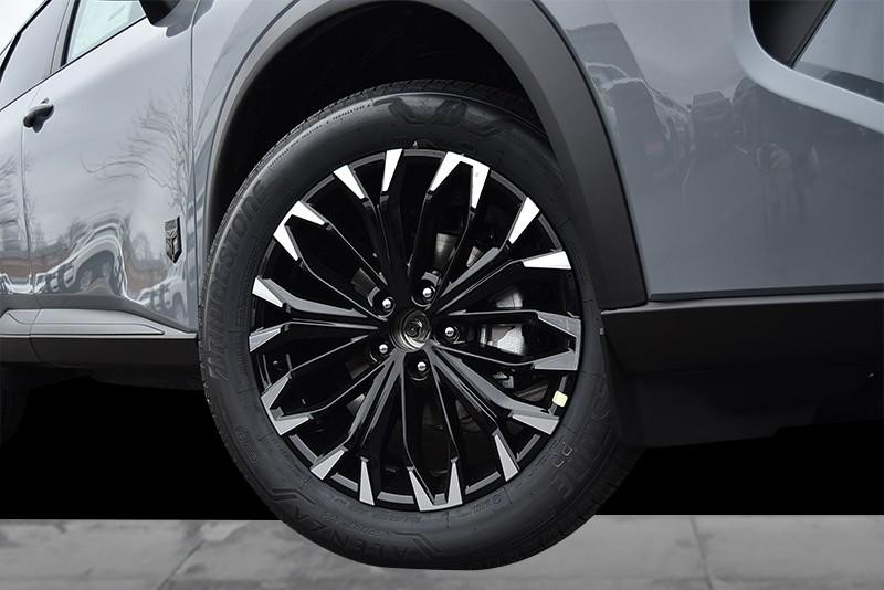 Nissan Rogue Vehicle Image 03