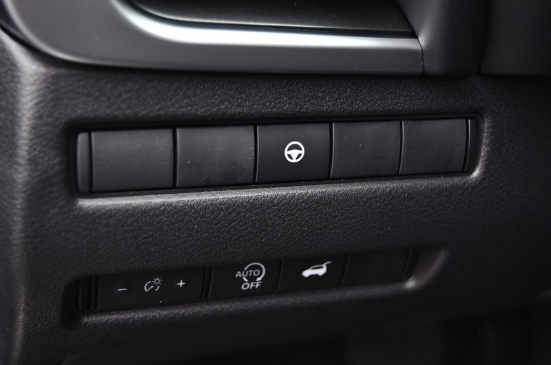 Nissan Rogue Vehicle Image 11