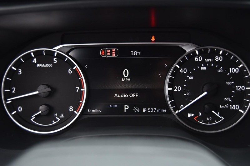 Nissan Rogue Vehicle Image 12