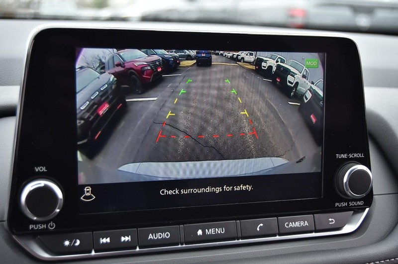 Nissan Rogue Vehicle Image 15