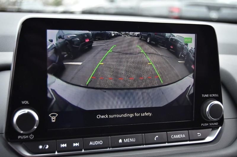 Nissan Rogue Vehicle Image 16