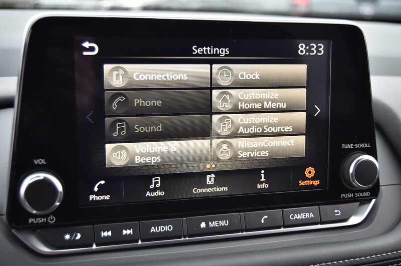 Nissan Rogue Vehicle Image 17