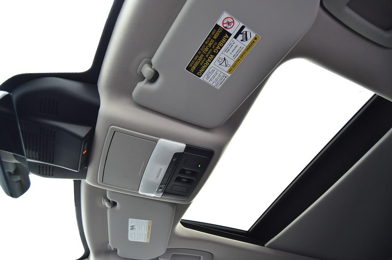 Nissan Rogue Vehicle Image 24