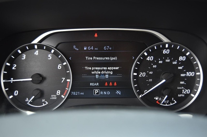 Nissan Frontier Vehicle Full-screen Gallery Image 16